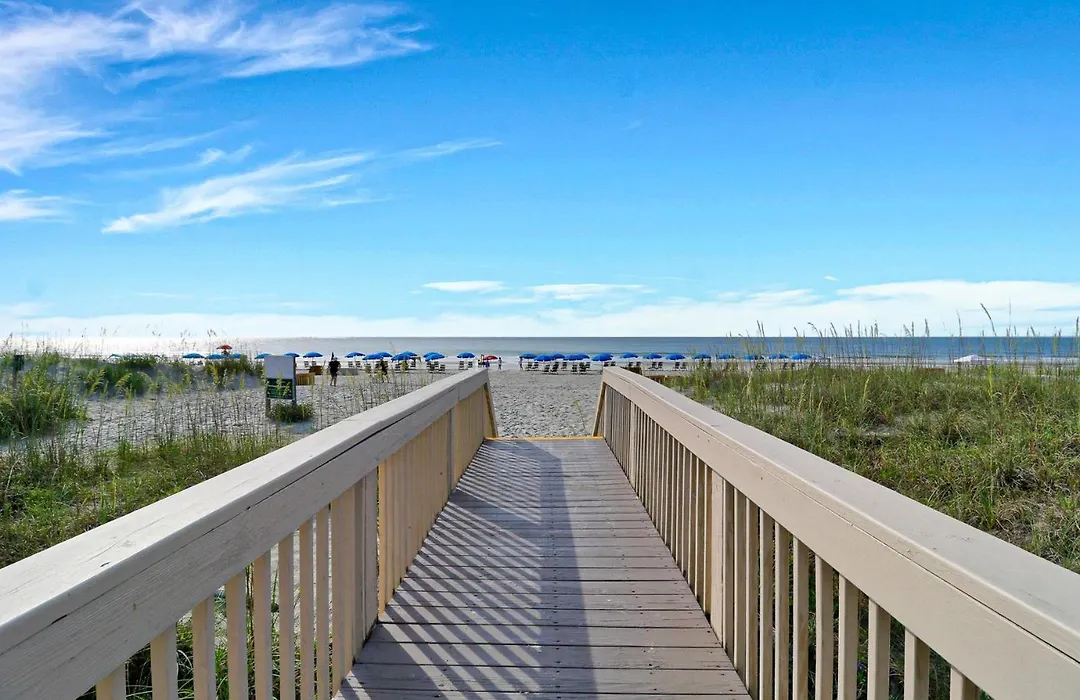 466 Captains Walk-1